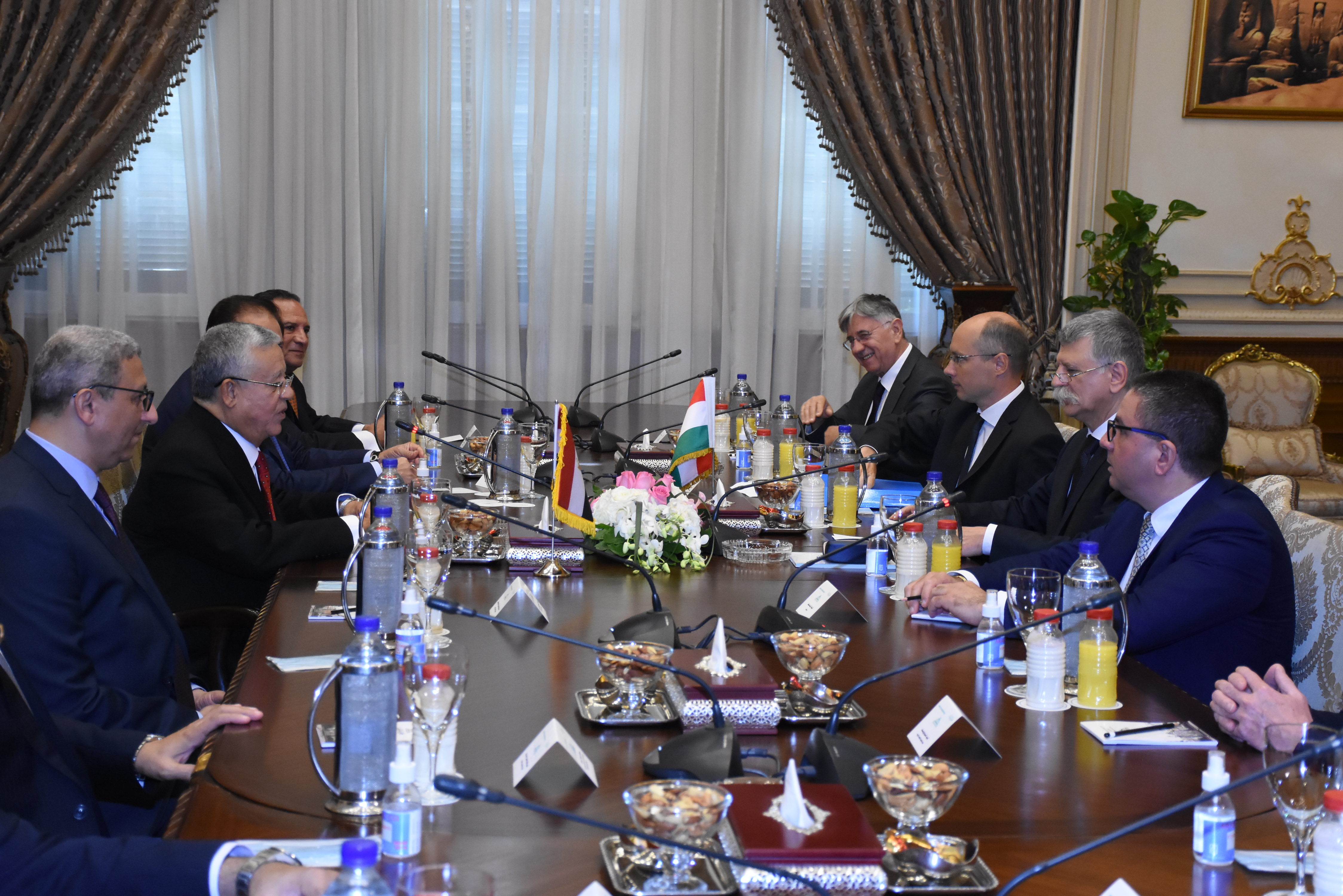 Kövér László Kairóban megbeszélést folytatott vendéglátójával Hanafi Gebali képviselőházi elnökkel 
