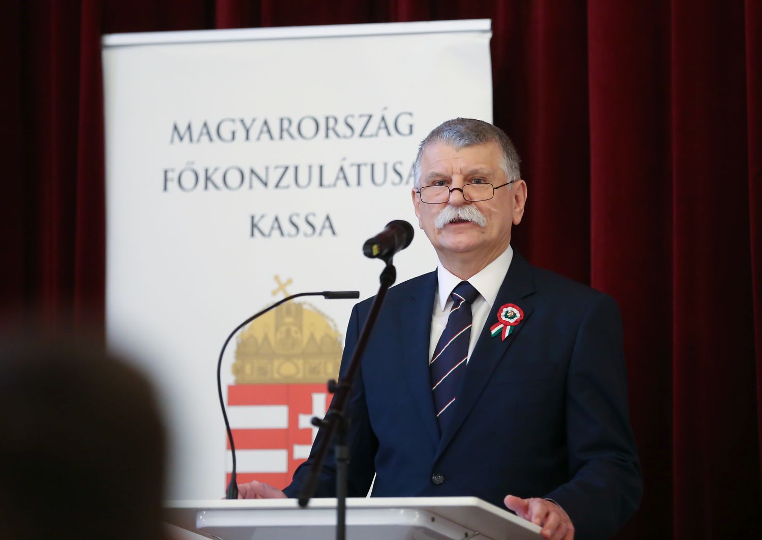 Március 15. - Ünnepség Révkomáromban  Szöveg Révkomárom, 2025. március 13. Kövér László, az Országgyűlés elnöke beszédet mond az 1848-49-es forradalom és szabadságharc évfordulója alkalmából rendezett ünnepségen a felvidéki Révkomáromban 2025. március 13-án. MTI/Krizsán Csaba